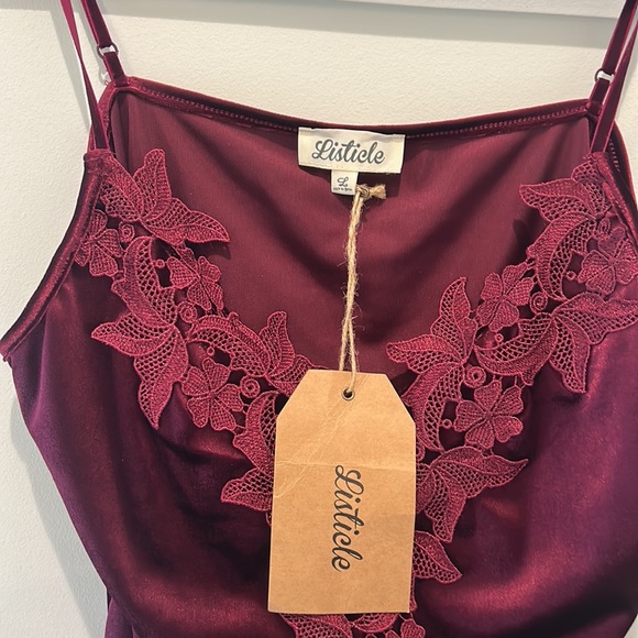 Listicle Velvet Cami Tank. Size L - Picture 2 of 4